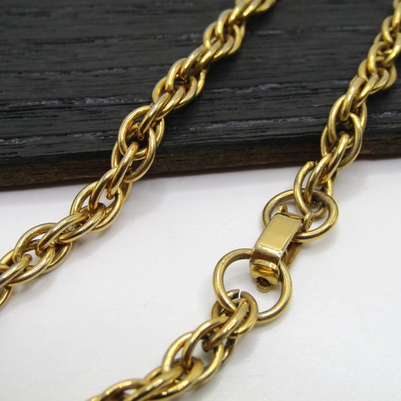 Vintage Arthur Pepper Cross Necklace Gothic Ornate Gold Tone Art 1960s - Picture 6 of 6